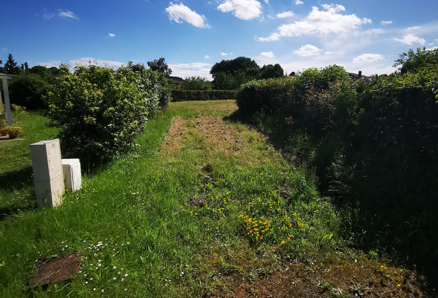 Terrain à bâtir de 1 074m2, entièrement viabilisé, à Ladevèz — photo 1