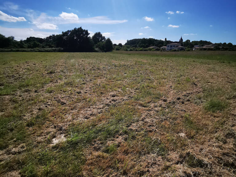 Terrain à bâtir de 3 744m2, non viabilisé, à Ladevèze-Rivièr — photo 1