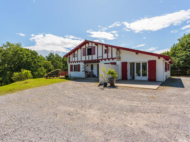 Belle maison basque à ARBONNE, très proche du golf d'Arcangu — photo du bien