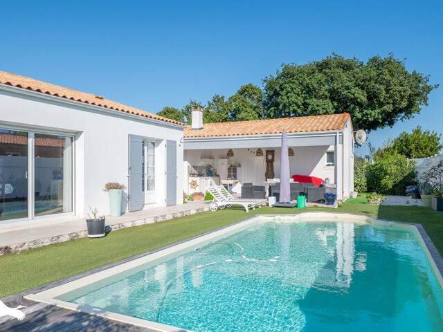 Villa de 6 pièces principales — photo du bien