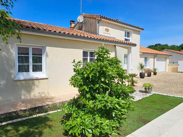 Maison  de  plain pied  à Puymoyen — photo du bien