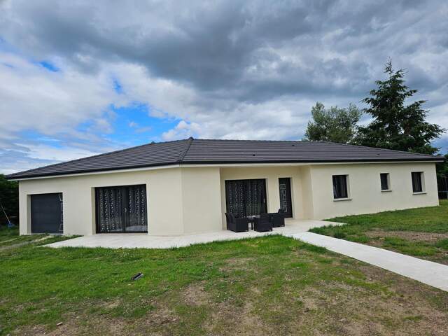 Maison récente  de plain pied 165 m² Saint Remy en rollat — photo du bien