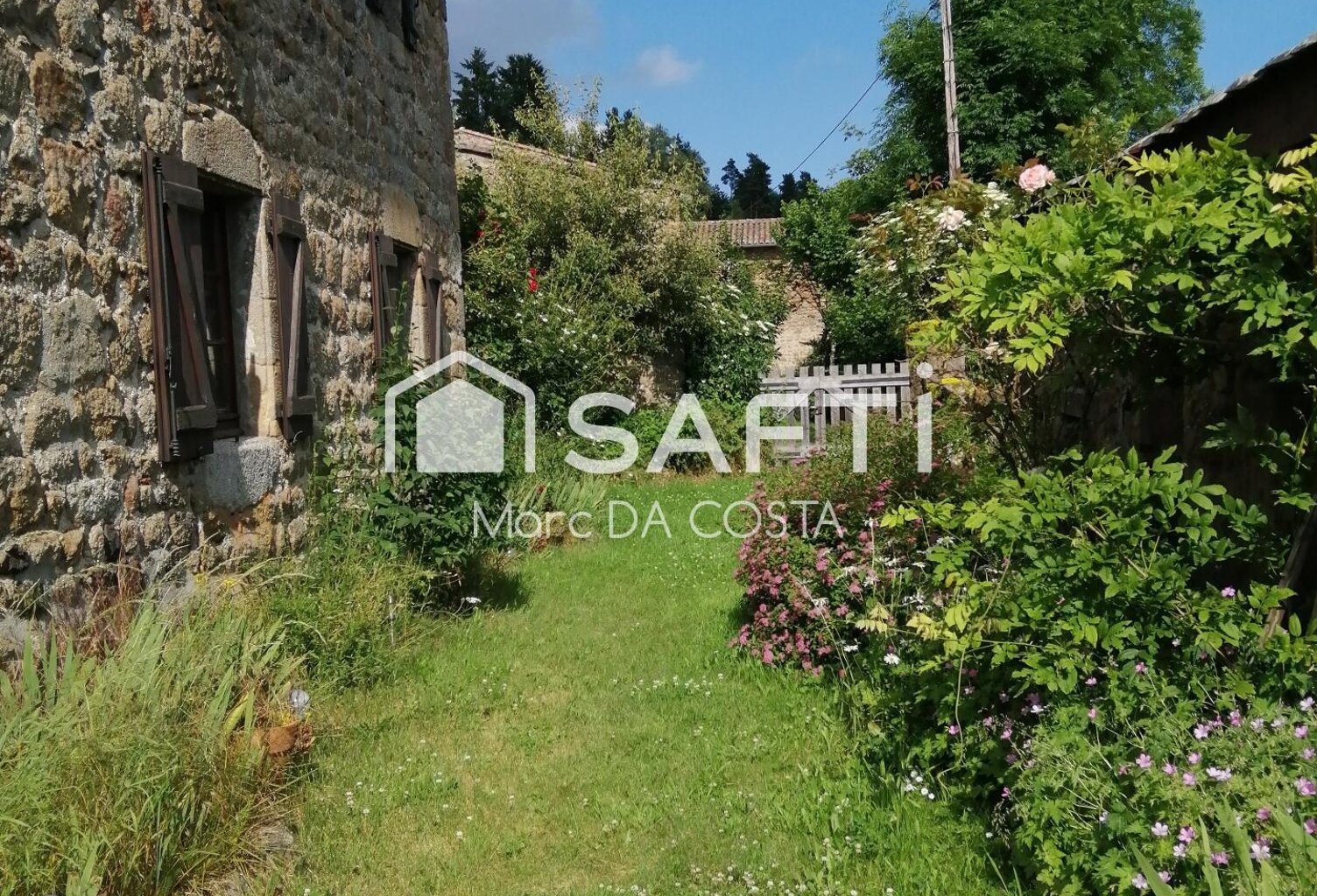 ENSEMBLE IMMOBILIER de 230 m2 + terrain 3000 m2 + 44000 m2 en location 1 ETABLE DE 130 M2 2 GARAGE — photo 1