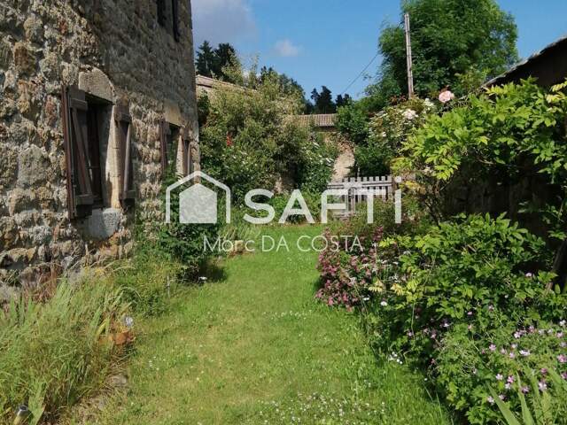 ENSEMBLE IMMOBILIER de 230 m2 + terrain 3000 m2 + 44000 m2 en location 1 ETABLE DE 130 M2 2 GARAGE — photo du bien
