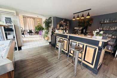 Immeuble  270810 €