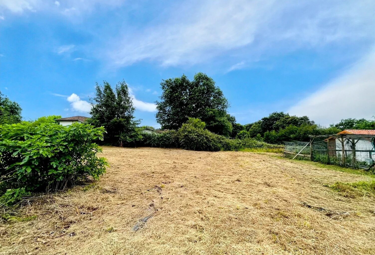 Heugas – Terrain à bâtir de 728 m² dans un environnement calme et agréable — photo 1