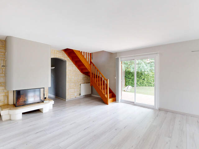 Maison T5/6 de 126 m2 sur parcelle arborée avec piscine — photo du bien