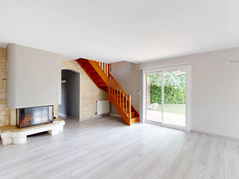 Maison T5/6 de 126 m2 sur parcelle arborée avec piscine — photo 1
