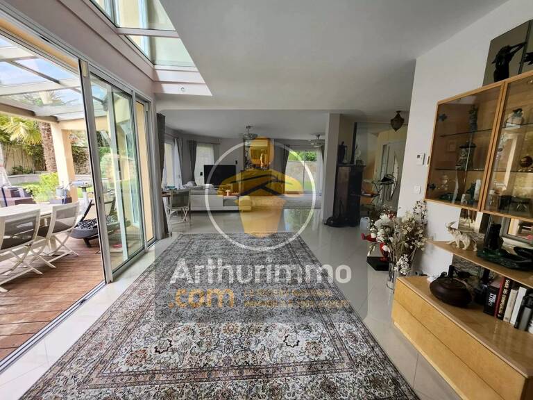 Magnifique demeure de 250 m² avec piscine à  15 MN A PIEDS DU RER D Brunoy — photo 1