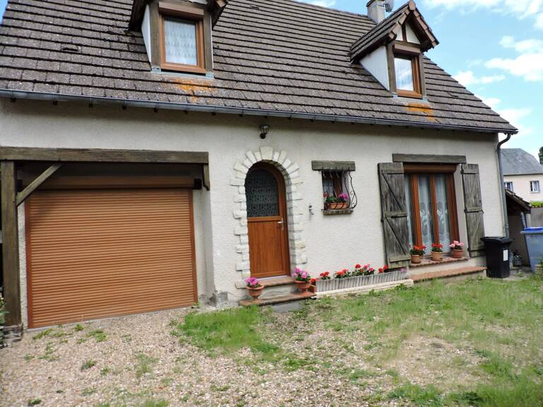 Maison familiale à Pierres, 3 chambres, 115 m² — photo 1