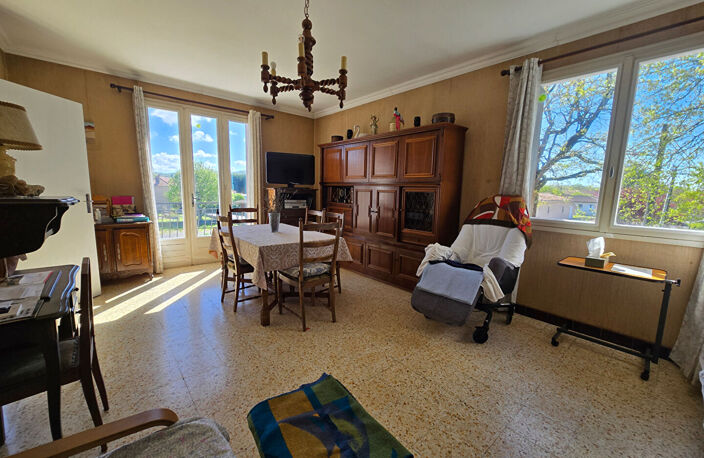 Maison traditionnelle de 1965 - Très beau potentiel - Quartier calme — photo 5