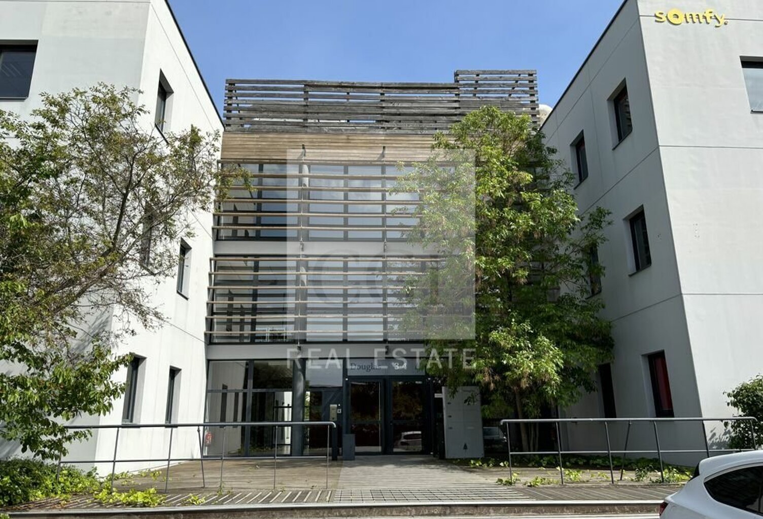 BUREAUX à LOUER — photo 1