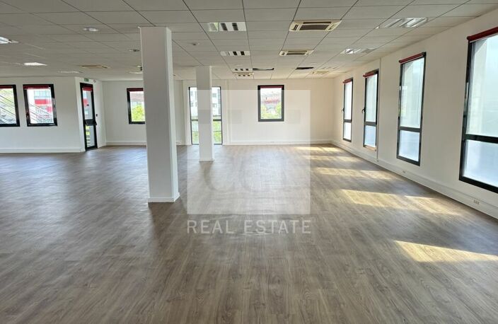 BUREAUX à LOUER — photo 4