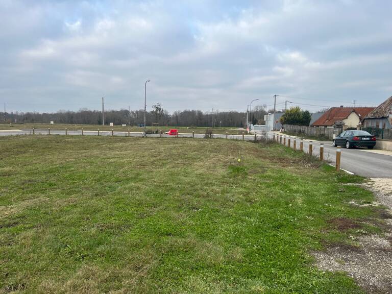 GRAND TERRAIN VIABILISE A ST LYE — photo 1