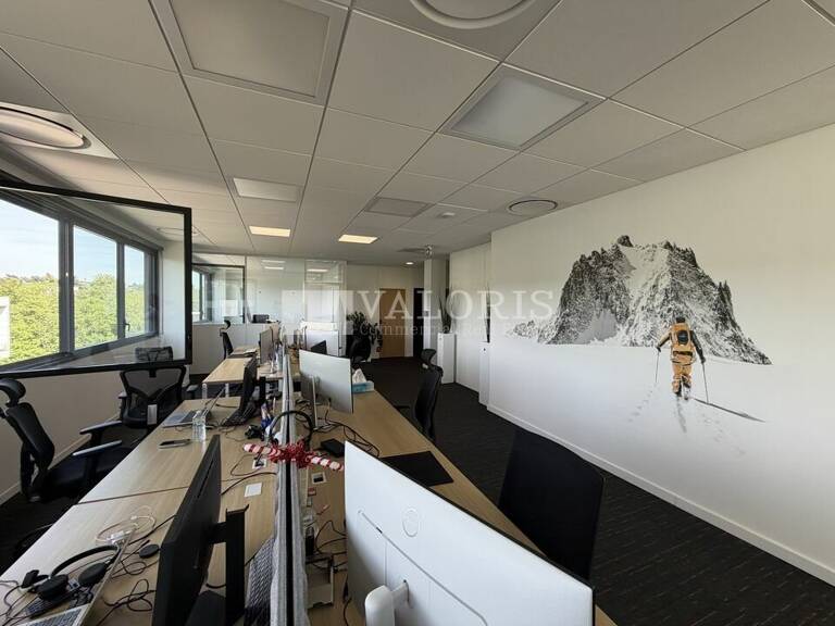 BUREAUX à LOUER — photo 1