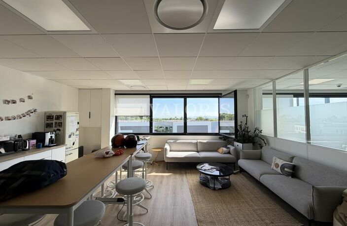 BUREAUX à LOUER — photo 2