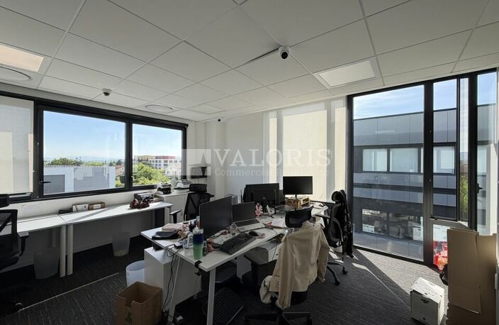 BUREAUX à LOUER — photo 3
