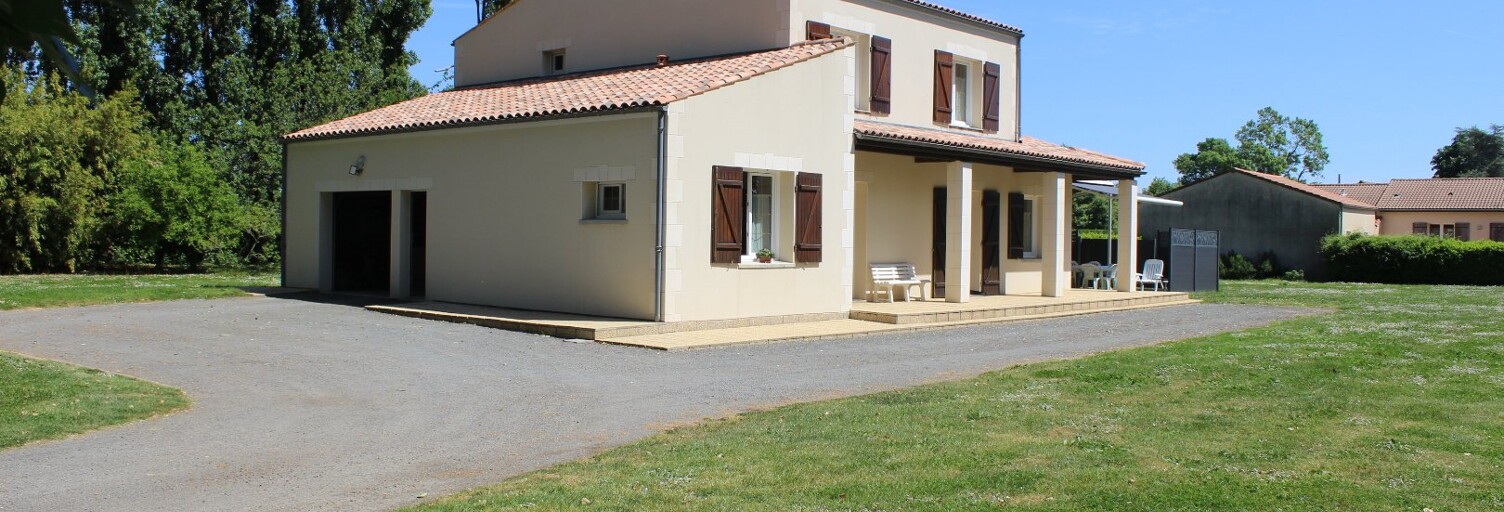 Maison 5 Pièces 168 m² à vendre à Beurlay (17250)
