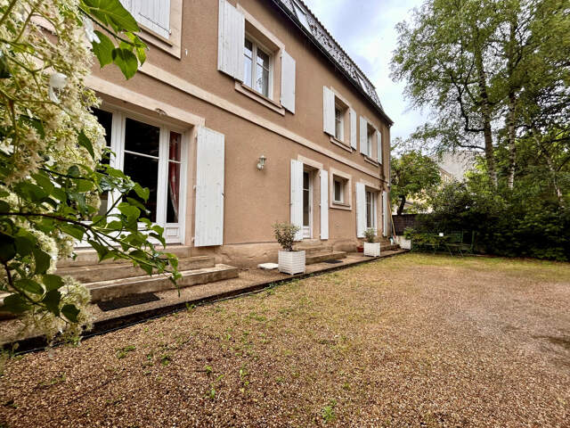PROPRIETE TYPE 7 + LOCATIF - POITIERS CENTRE VILLE — photo du bien