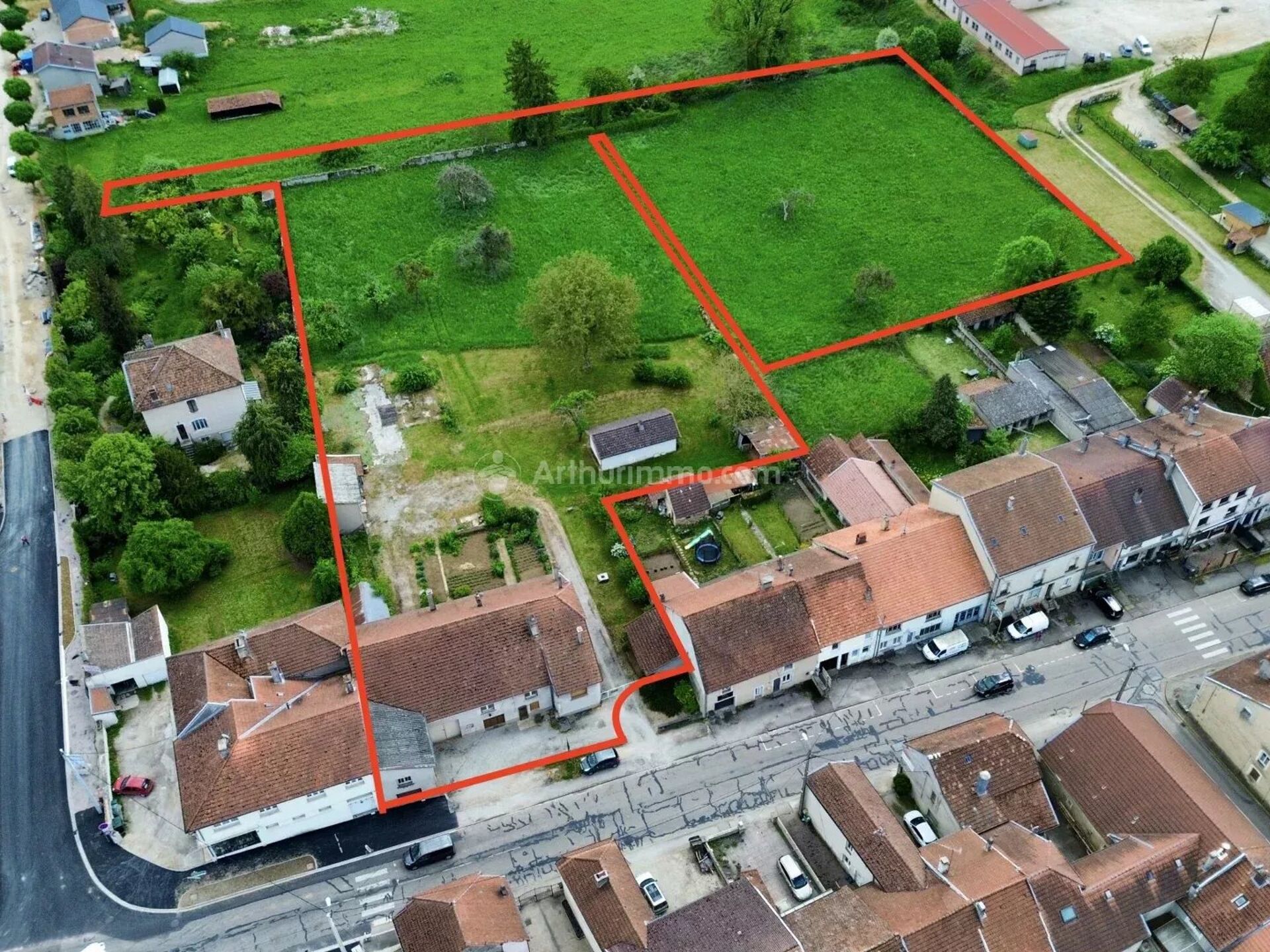 Maison 10 pièces 255 m² · à Liffol-le-Grand · 255 m² · 165 000 €