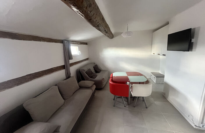 Studio meublé 20m2 dans le Panier dernier étage vue mer — photo 5