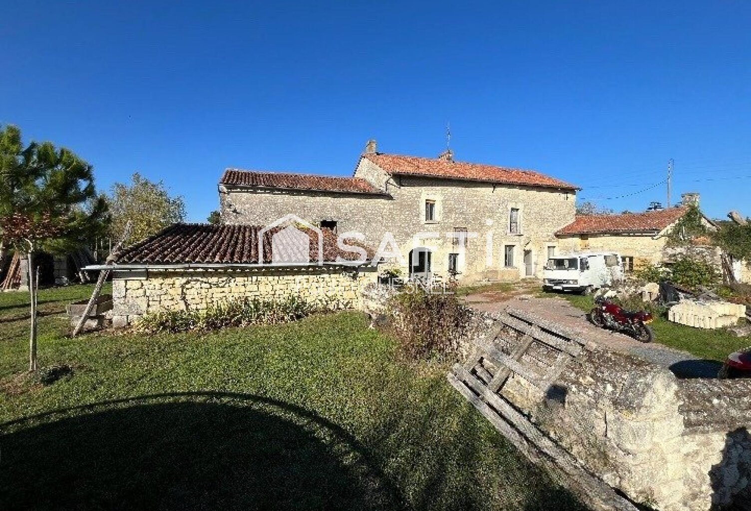 Maison ancienne pierres apparentes,très spacieuse — photo 1