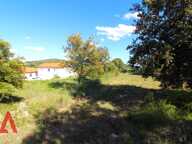Rare à Gabian  Magnifique terrain viabilisé de 640 m² avec vue dominante sur le Château de Cassan et panorama exceptionnel  140 800  — photo 2