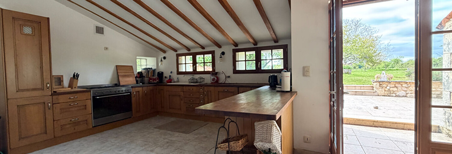 Maison 8 Pièces 279 m² à vendre à Mazerolles (17800)