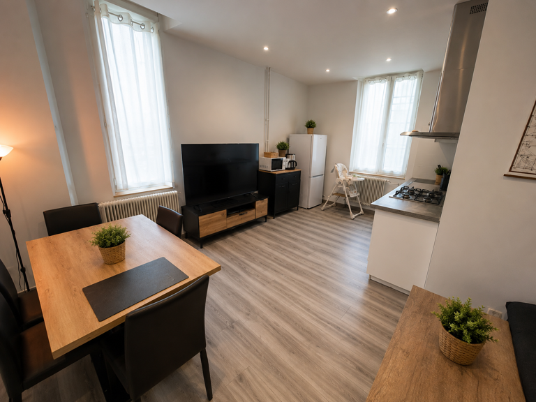 AGEN - APPARTEMENT T3 lumineux en hyper centre avec vue sur les Cornières — photo 1