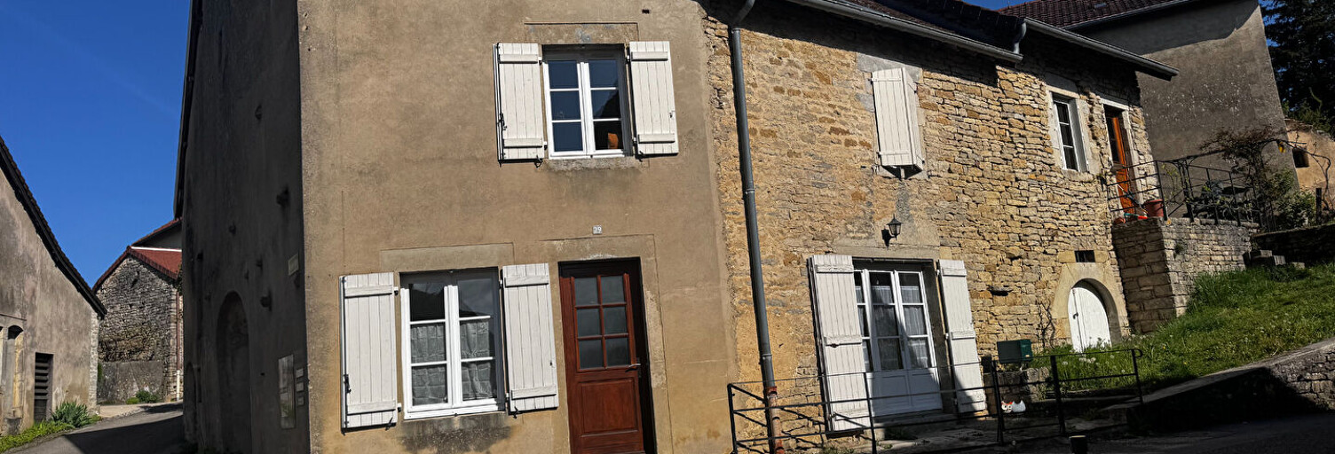 Maison 8 Pièces 167 m² à vendre à Château-Chalon (39210)