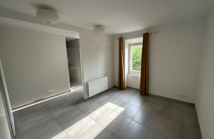 Vente Venelles centre LC Gestion vous propose  en exclusivité un appartement de type 2 de 63m² avec jardinet et abri. — photo 4