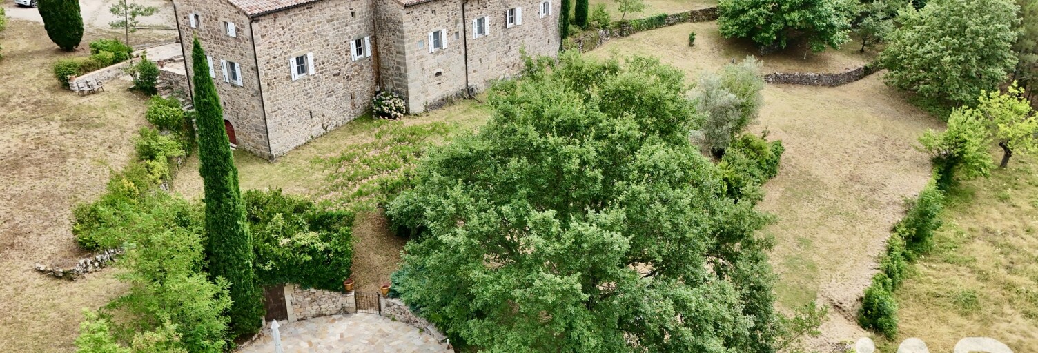 Maison 12 Pièces 404 m² à vendre à Ailhon (07200)