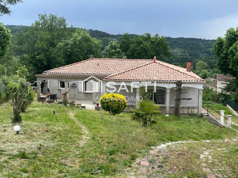 Belle maison située sur les hauteurs prisées de Roquecourbe avec une vue dégagée sur le village. — photo 1