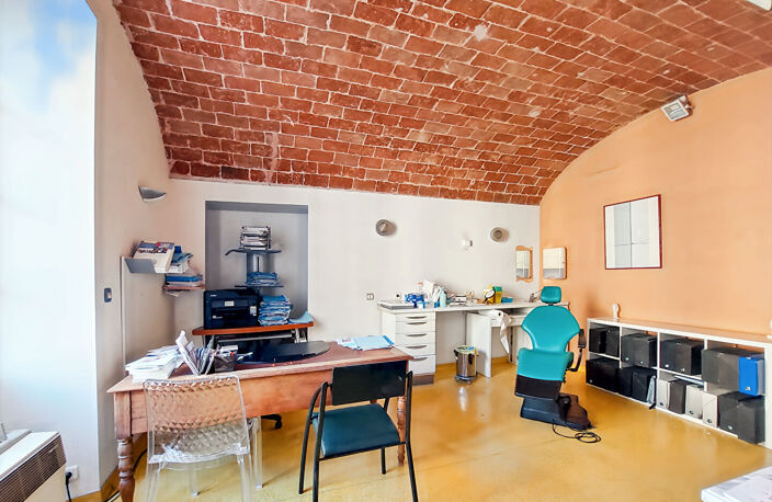AJACCIO CENTRE-VILLE ? LOCAL PROFESSIONNEL / APPARTEMENT 103 m² ? ASCENSEUR — photo 3