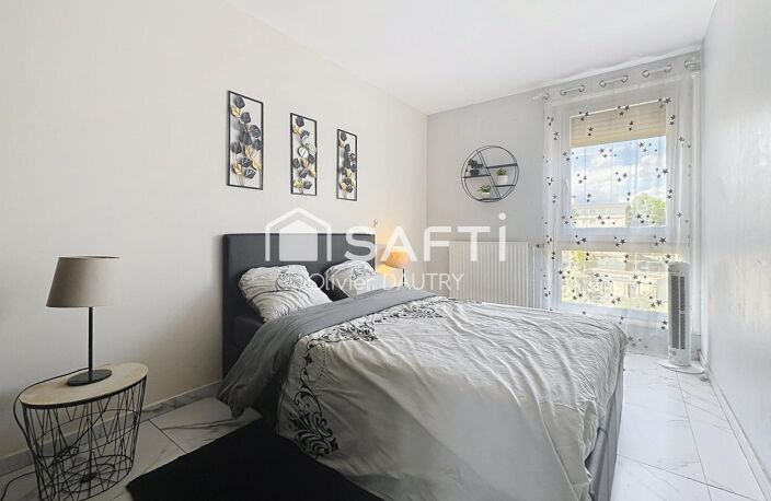 T3 - 2 chambres et bureau, lumineux avec parking — photo 4