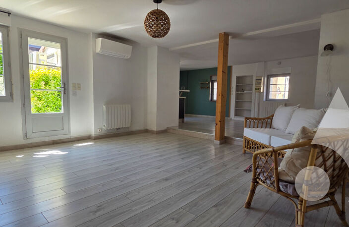 Maison de ville + extérieur au centre de CHAUSSIN — photo 2