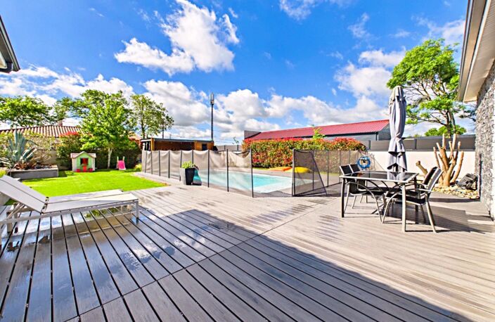 Magnifique Contemporaine avec Piscine, Pool House Terrain de Pétanque et Garage!!! — photo 3