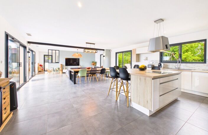 Magnifique Contemporaine avec Piscine, Pool House Terrain de Pétanque et Garage!!! — photo 4