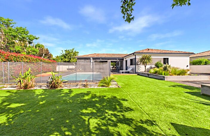 Magnifique Contemporaine avec Piscine, Pool House Terrain de Pétanque et Garage!!! — photo 5