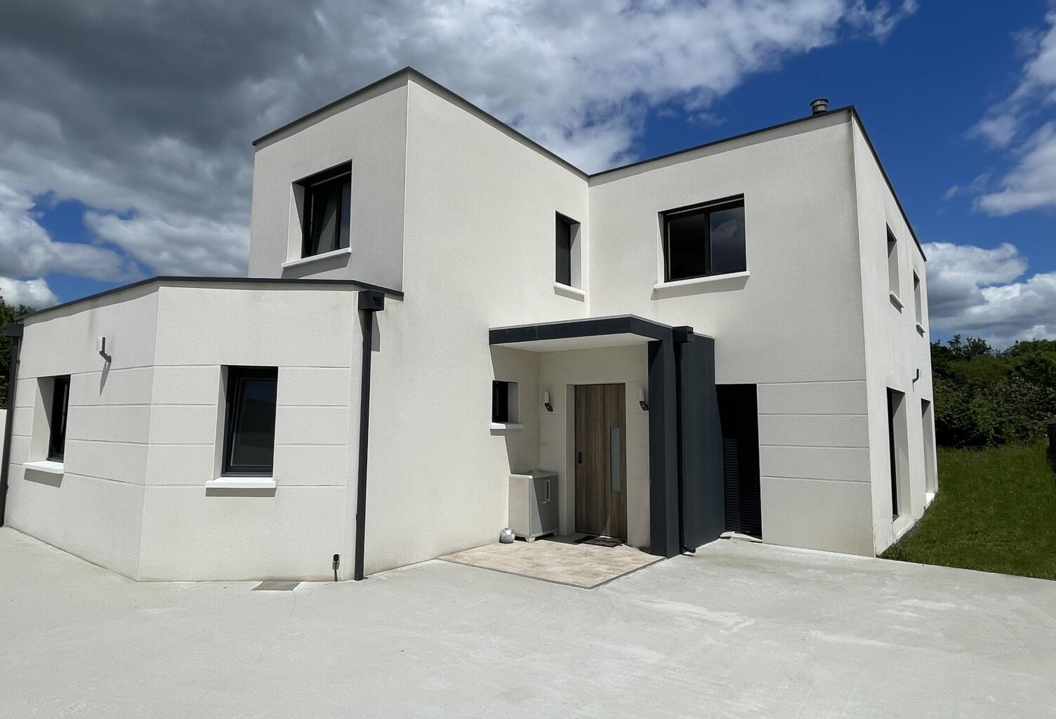 BOUGUENAIS LES COUËTS  MAISON CONTEMPORAINE D'EXCEPTION  185 m²  4 CHAMBRES  TERRAIN 2 400 m² — photo 1