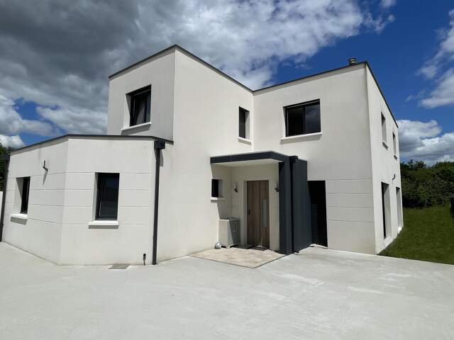 BOUGUENAIS LES COUËTS  MAISON CONTEMPORAINE D'EXCEPTION  185 m²  4 CHAMBRES  TERRAIN 2 400 m² — photo du bien