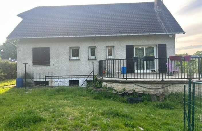 A proximité D'Ezy-sur-Eure découvrez cette maison familiale de 130m² située dans un environnement CHIC et résidentiel. son atout majeur; un fort potentiel d'aménagement avec jusqu'à 5 chambres, idéal pour une grande famille ou un projet évolutif . — photo 2