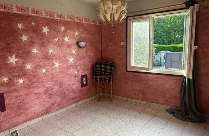 A proximité D'Ezy-sur-Eure découvrez cette maison familiale de 130m² située dans un environnement CHIC et résidentiel. son atout majeur; un fort potentiel d'aménagement avec jusqu'à 5 chambres, idéal pour une grande famille ou un projet évolutif . — photo 5