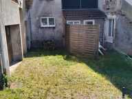 Ensemble immobilier avec immeuble de rapport terrain et maison à rénover — photo 3