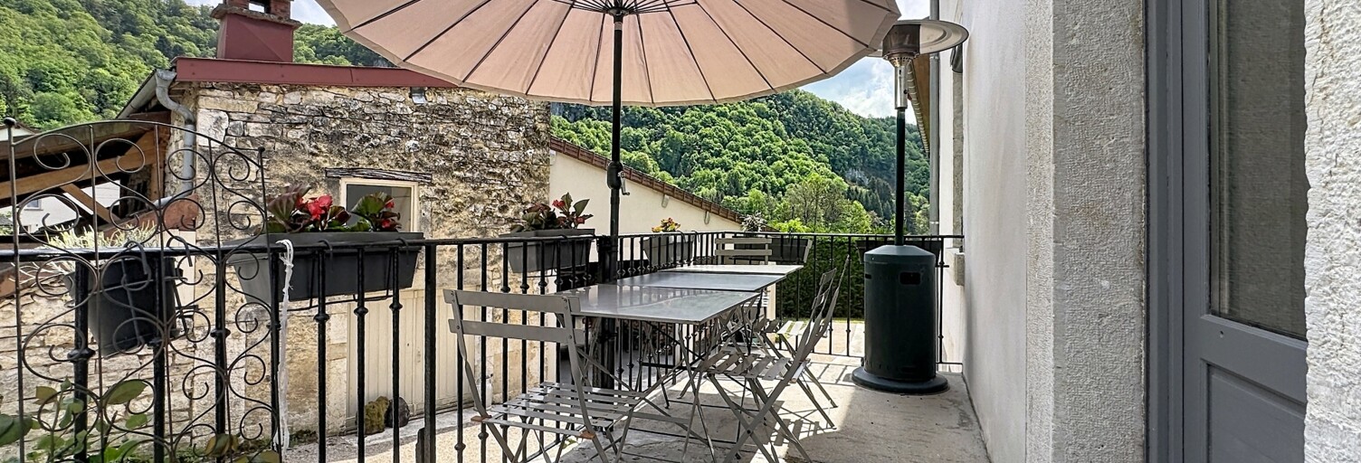 Maison 7 Pièces 243 m² à vendre à Crenans (39260)