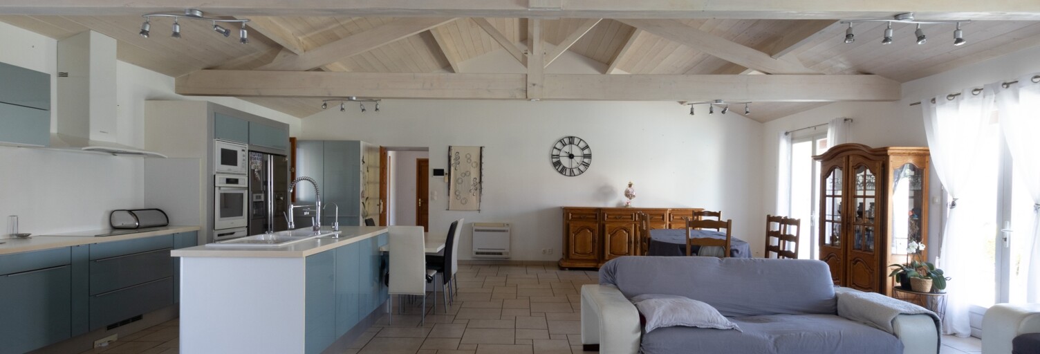 Maison 4 Pièces 192 m² à vendre à Saint-Jean-de-Liversay (17170)