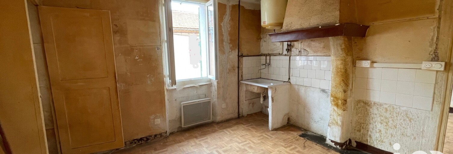 Immeuble  90 m² à vendre à La Londe-les-Maures (83250)