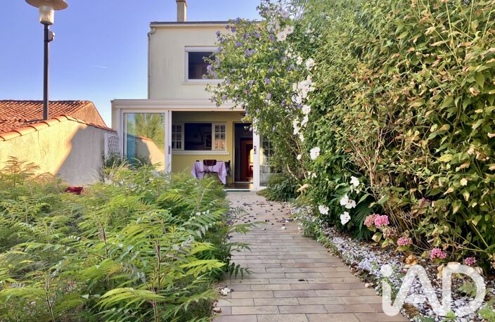 Vente Maison/villa 8 pièces — photo 2