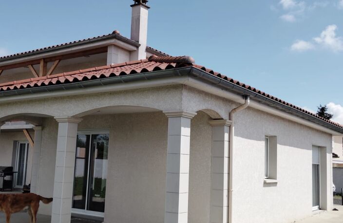 Vente Maison/villa 8 pièces — photo 2