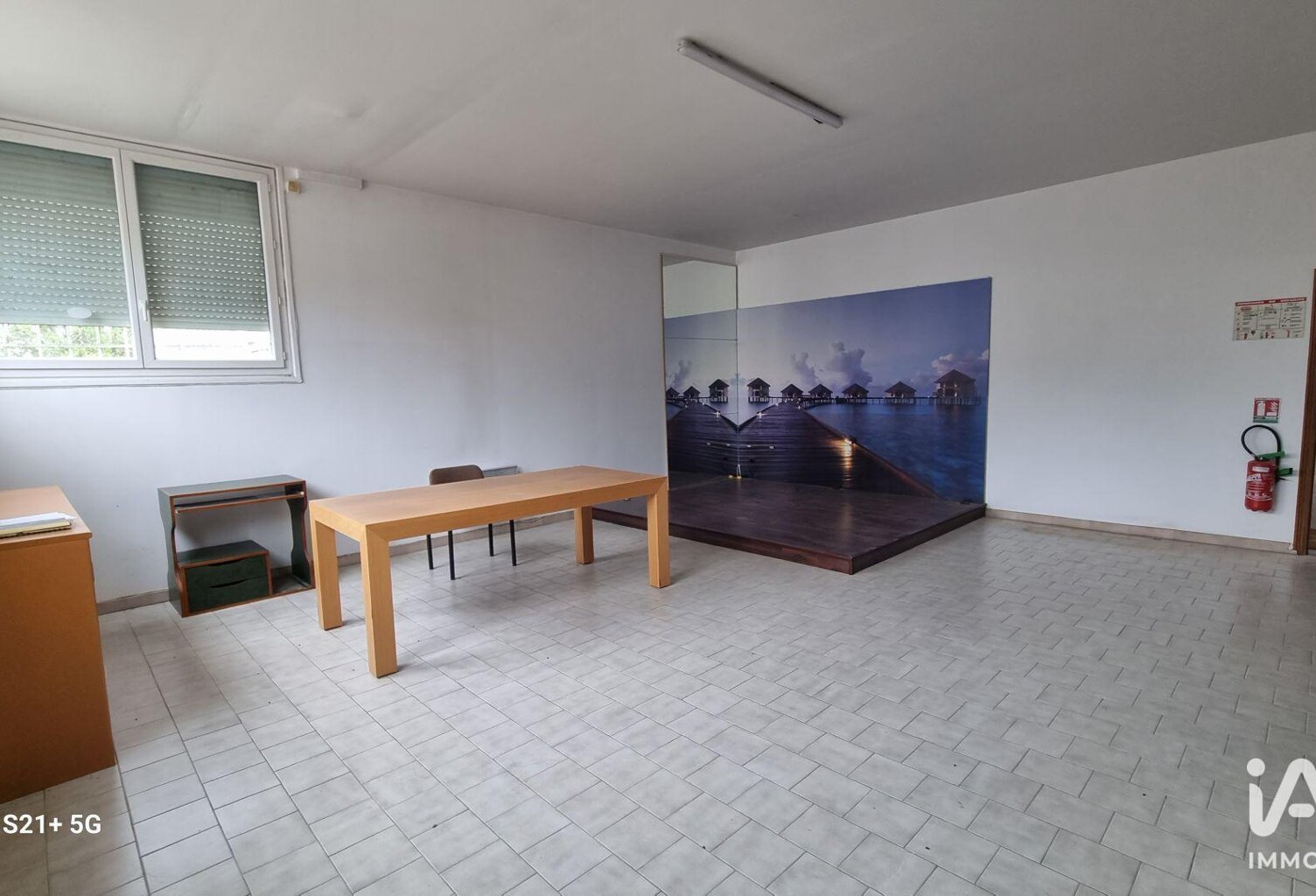 Location Local d'activités 1 400 m&sup2; — photo 1